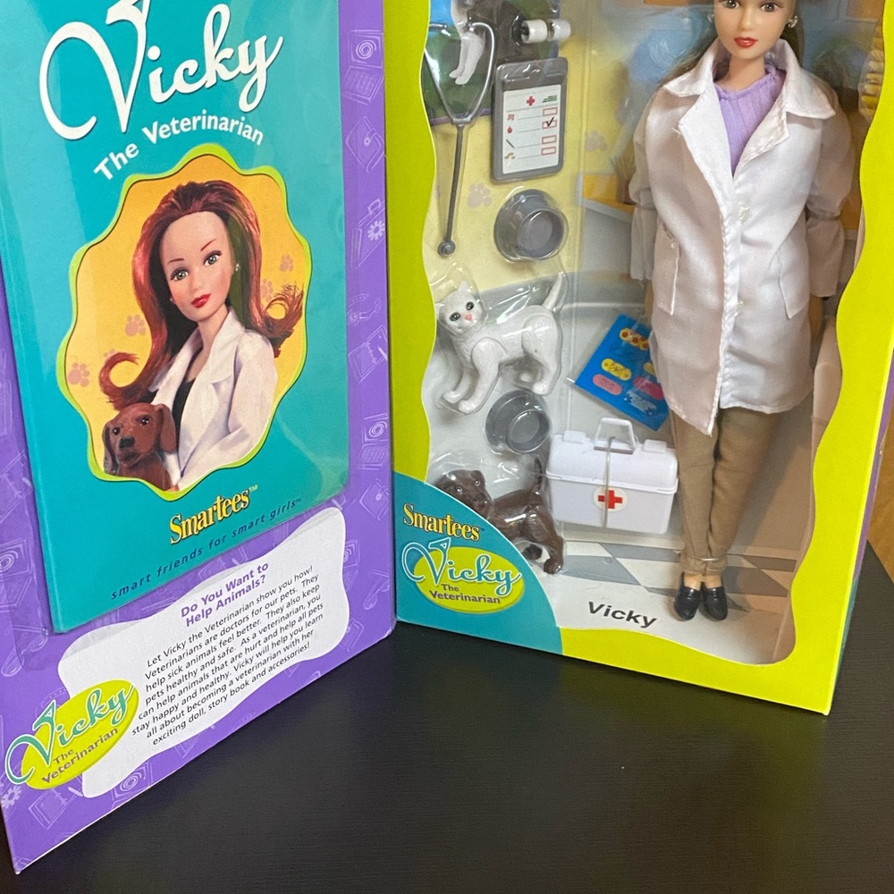 NIB Smartees Vicky the Veterinarian doll